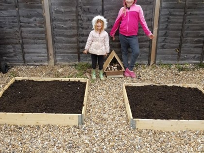 Sienna from Darwin class had a lovely Easter re potting and getting the garden ready for plants, made yummy fudge, wrote the object story, made a lava lamp, decorated eggs and some nice walks and bike rides.